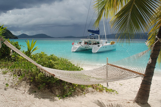 catamaran au mouillage